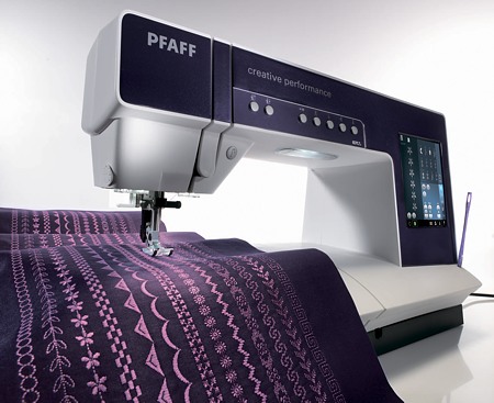 Швейно-вышивальная машина Pfaff Creative Performance (с вышивальным блоком)