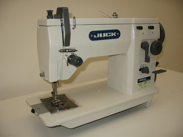 Промышленная швейная машина зигзаг Juck JK T20U63