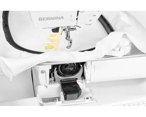 Вышивальная машина Bernina B 700 (с вышивальным модулем)