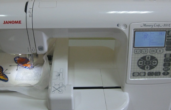 Вышивальная машина Janome Memory Craft 200e (MC 200e)