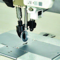 Прямострочная промышленная швейная машина Aurora A-2401-D3 с роликовой подачей