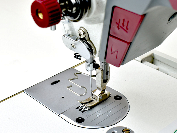 Прямострочная промышленная швейная машина Aurora A-8E