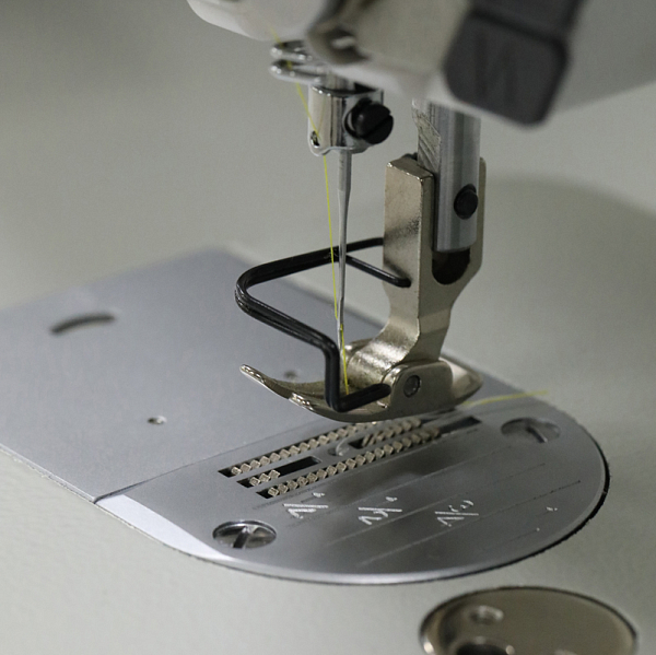 Прямострочная промышленная швейная машина Typical GC6158MD2 (комплект)