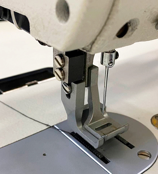 Промышленная швейная машина зигзаг Aurora A-2151