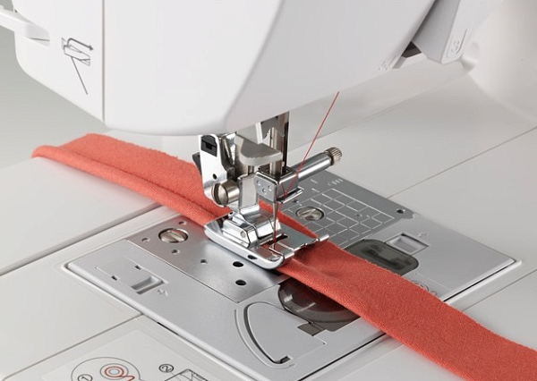 Лапка Brother F067N для швейной машины для толстых шнуров, корда и канта (XF2860001)