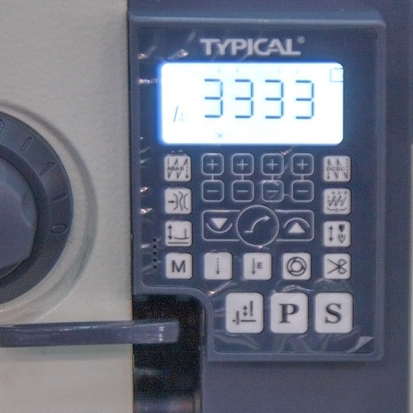 Прямострочная промышленная швейная машина Typical GC 6880MD4