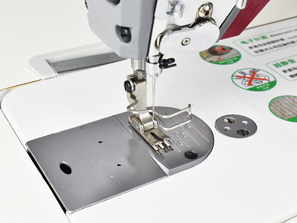 Прямострочная промышленная швейная машина Aurora A-7E